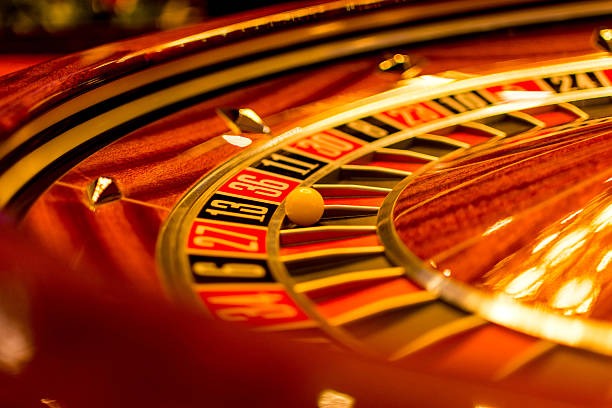 Fortune Mouse game interface on goldtoto platform showing stake selector and spin controls